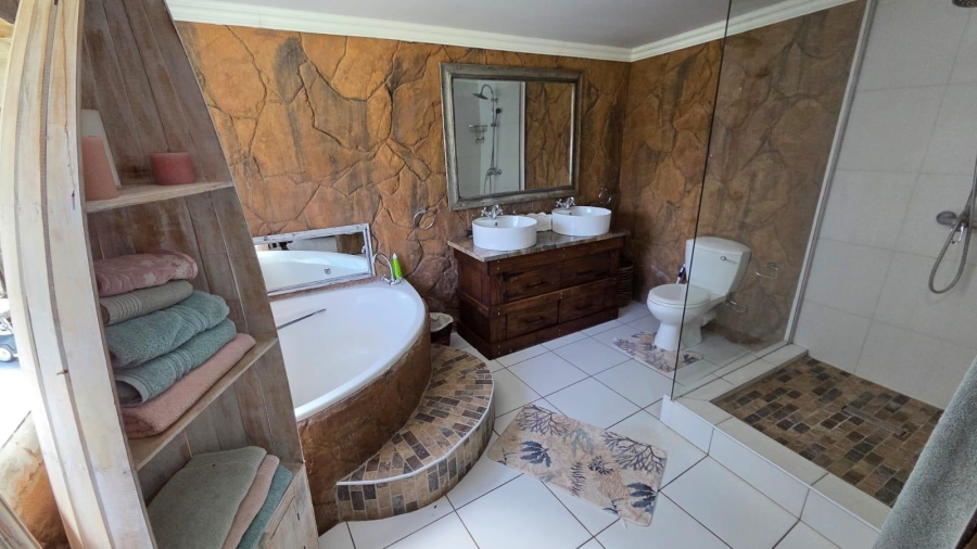4 Bedroom Property for Sale in Fichardt Park Free State